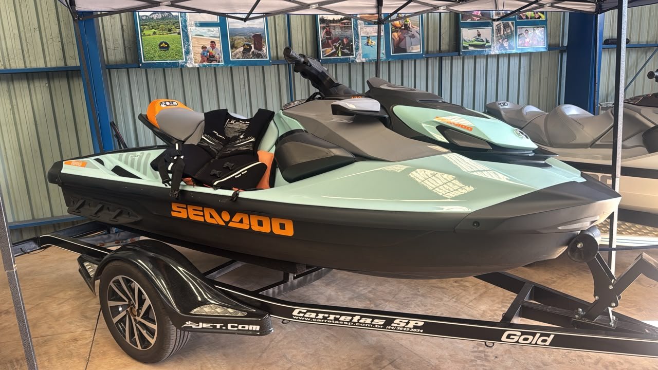 Sea-Doo GTI (Preto/Verde)